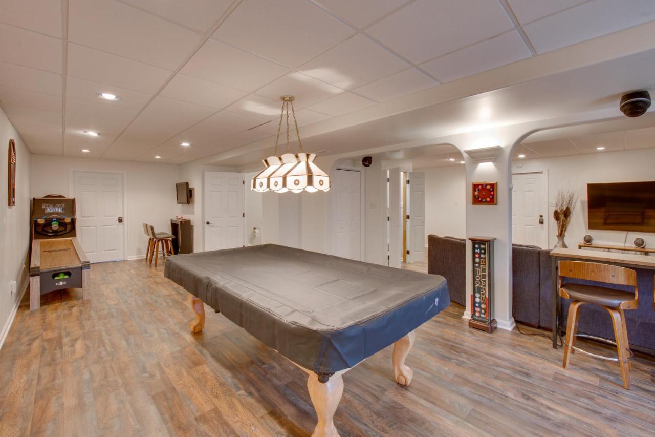 Hideaway With Game And Large Yard!
