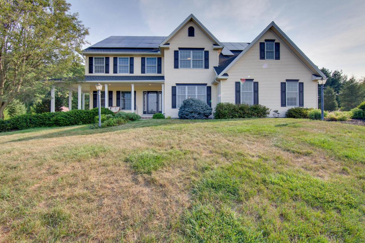 Hideaway With Game And Large Yard! * Hummelstown